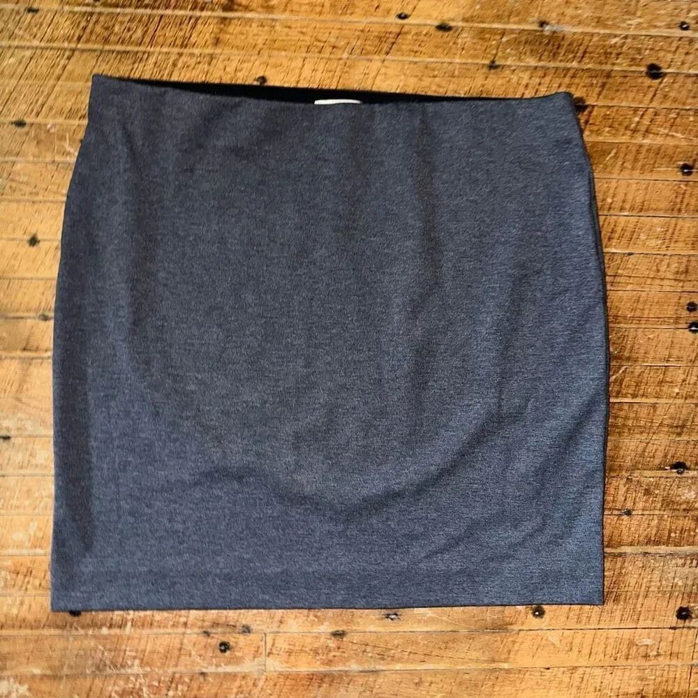 Loft gray knit minimalist elevated basics business casual skirt